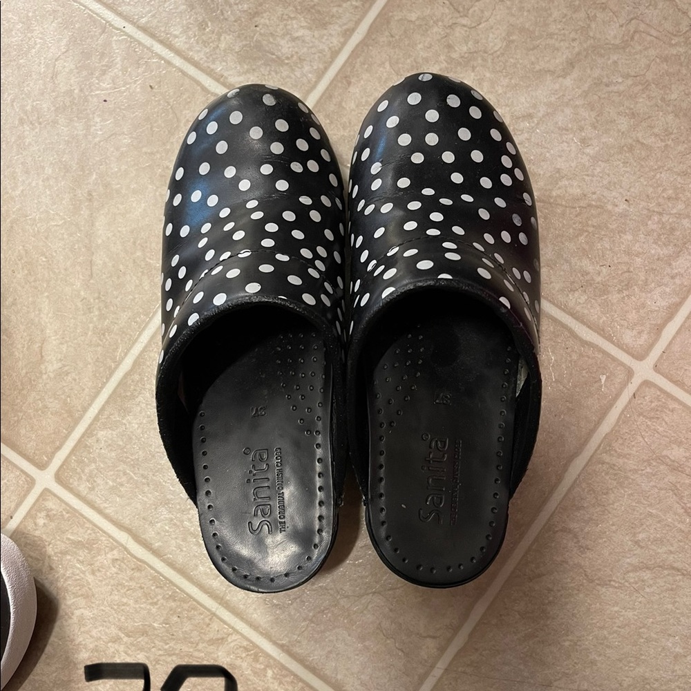 Size 37 Sanitas